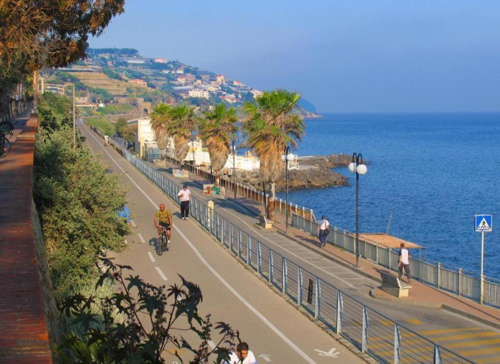 Casa Rosa Lucia Centrale Con Parcheggio San Remo Buitenkant foto