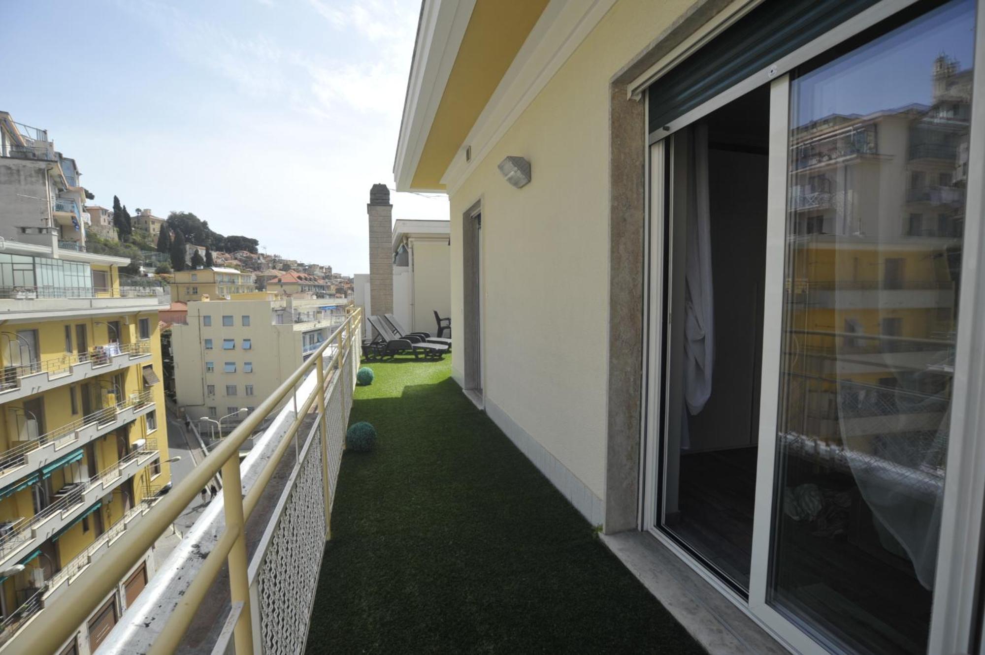 Casa Rosa Lucia Centrale Con Parcheggio San Remo Buitenkant foto