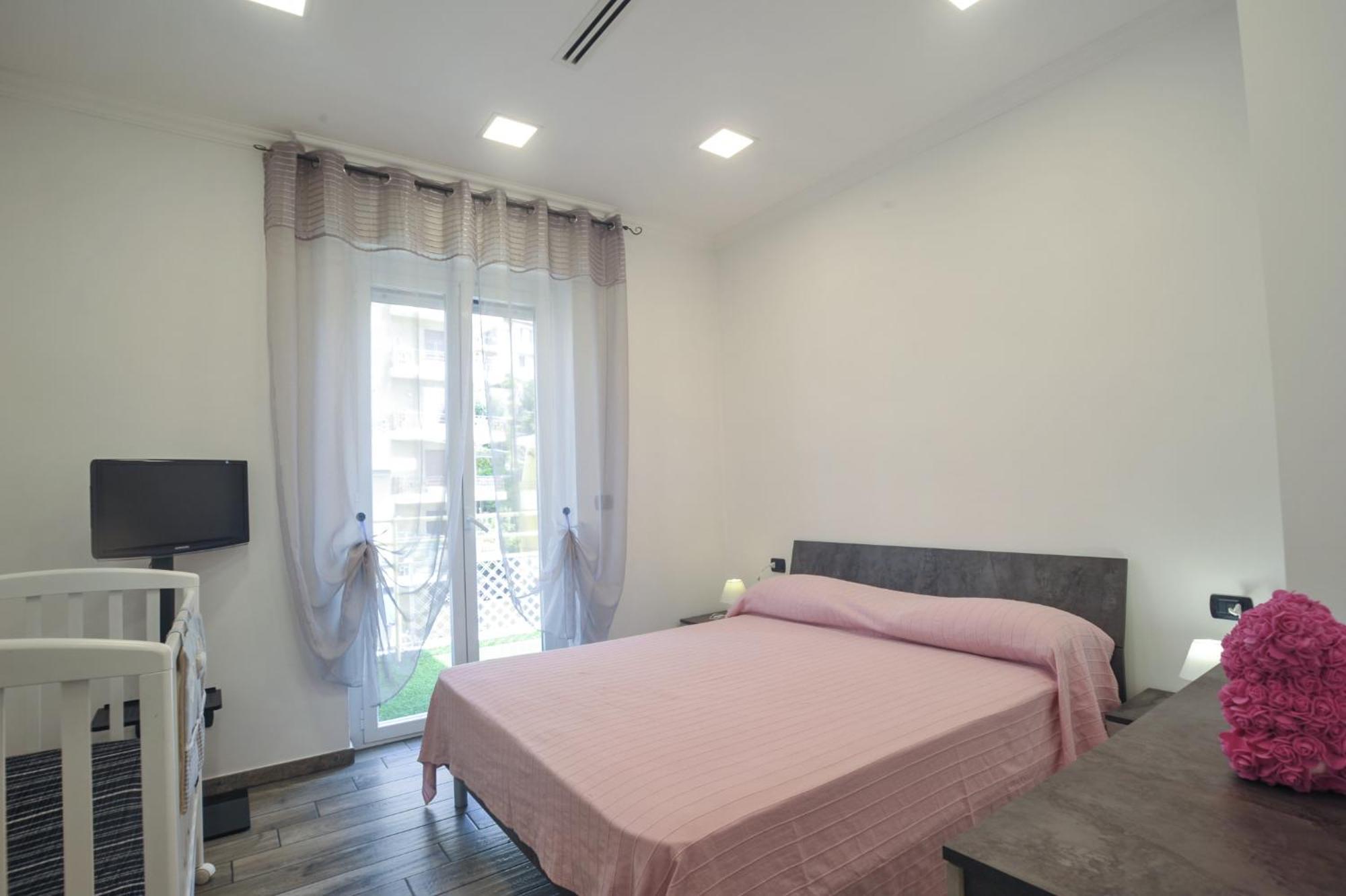 Casa Rosa Lucia Centrale Con Parcheggio San Remo Buitenkant foto